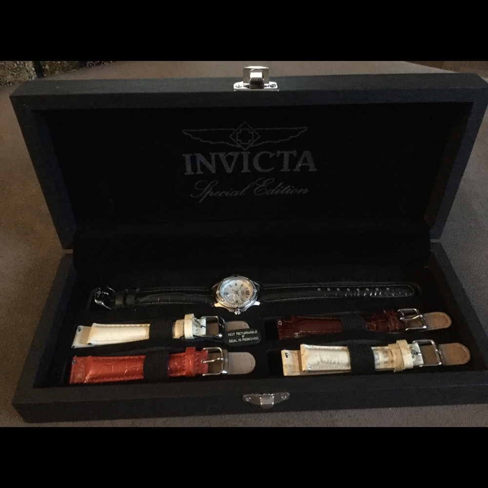 Special Edition Invicta 0688 TRITNITE Watch Set